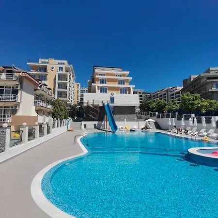 Grand Perle Apartment *